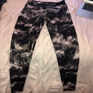 Black/white/gray tie dye leggings!!